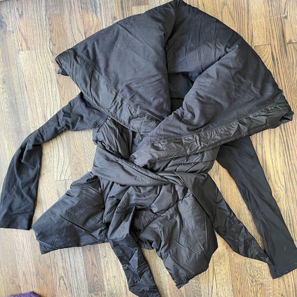 Lululemon black puff Down to the Studio Wrap